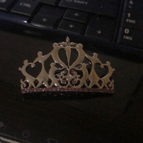 6/25$ Silver Broach Men Holding UP a woman. #Pink Saphh - Picture 10 of 11